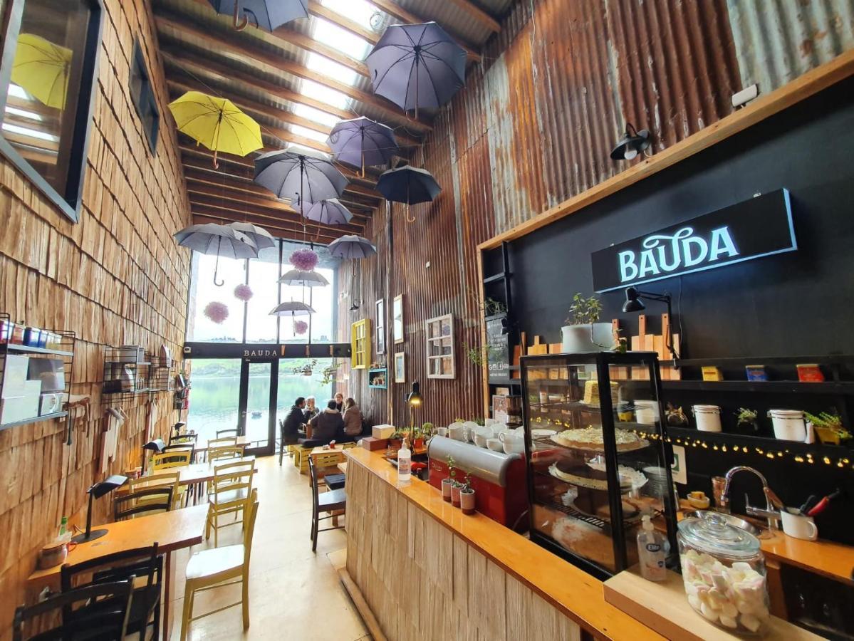 Hotel & Cafe Bauda Castro Exterior foto
